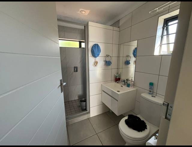 3 BEDROOM HOUSE FOR SALE IN COSMO CITY